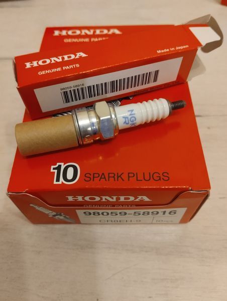 Свічки HONDA NGK CR8EH-9 JAPAN OEM  98059-58916 фото