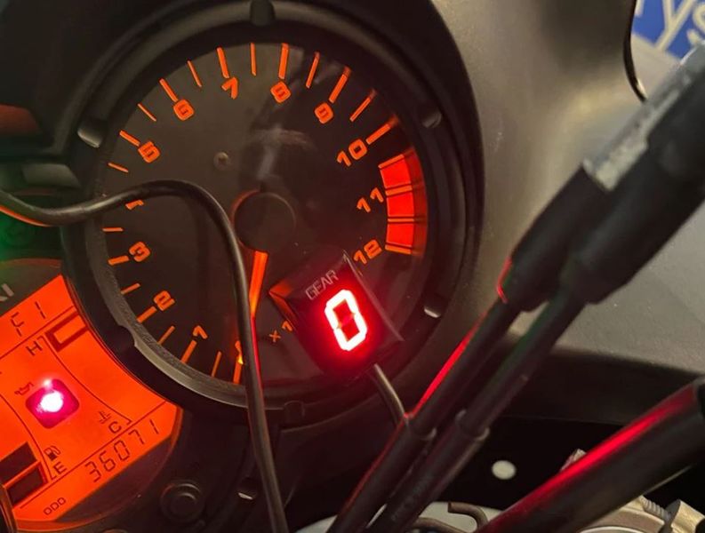Индикатор перереключения скорости на Kawasaki Z750, Z1000, Suzuki А07420 фото